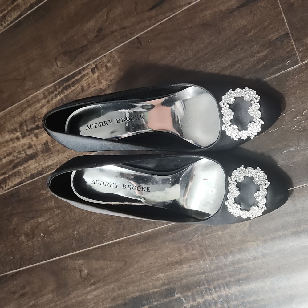Shoes size 8.5M Audrey Brooke